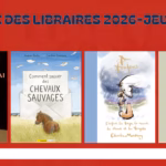 Une bannière promotionnelle rouge intitulée « PRIX DES LIBRAIRES 2026-JEUNESSE » avec le logo « Littéraca » en haut à gauche. L'image présente quatre couvertures de livres jeunesse alignées : Je n'aurai plus peur : montre un petit animal debout regardant par une fenêtre. Comment sauver des chevaux sauvages : illustre un cheval devant une enveloppe géante. Pour toujours : une illustration à l'aquarelle de Charlie Mackesy montrant des personnages s'enlaçant. L'Étoile de Mo : dessine un chat noir au pied d'un grand arbre.